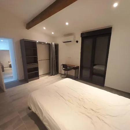 T2 Avec Terrasse Et Piscine Chauffée En Option Hébergement de vacances La Seyne-sur-Mer