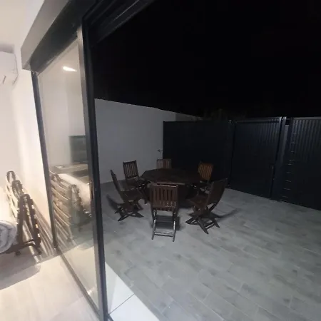 T2 Avec Terrasse Et Piscine Chauffée En Option Hébergement de vacances La Seyne-sur-Mer